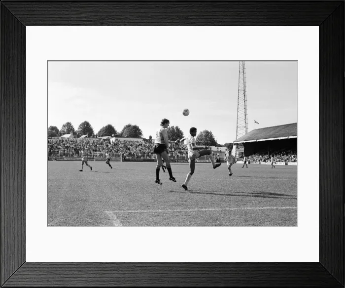 Framed Print : Reading 2-1 Walsall, league match at Elm Park, Saturday 7th September 1985 Framed Print : Reading 2-1 Walsall, league match at Elm Park, Saturday 7th September 1985