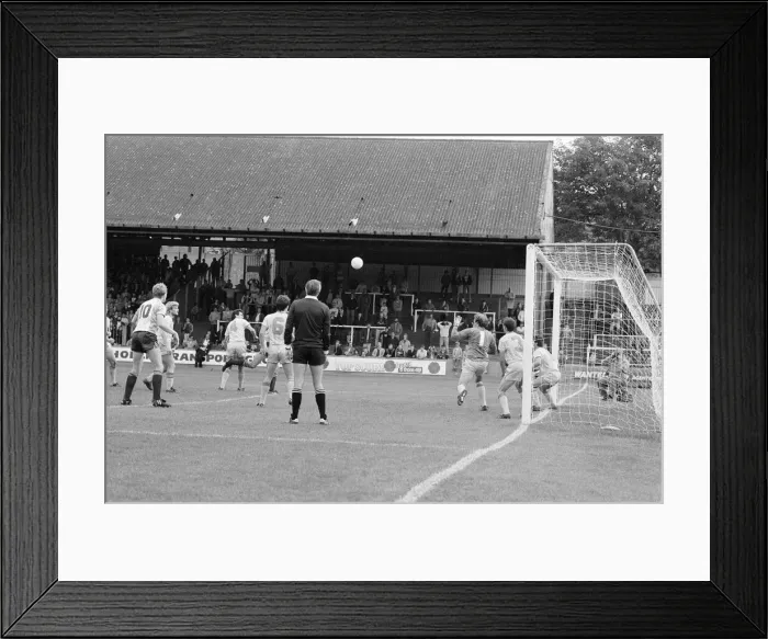Framed Print : Reading 3-2 Bristol Rovers, league match at Elm Park, Monday 26th August 1985 Framed Print : Reading 3-2 Bristol Rovers, league match at Elm Park, Monday 26th August 1985