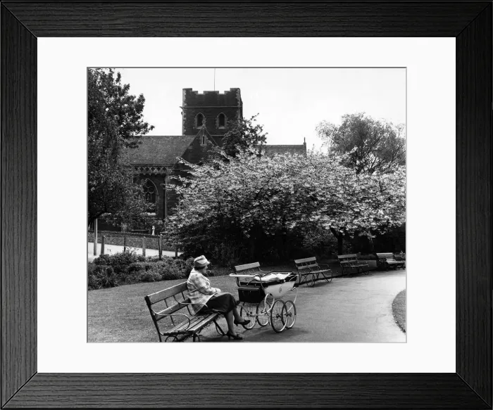 Framed Print : St Margarets Church seen in the background, from Waterloo Gardens, Roath, Cardiff Framed Print : St Margarets Church seen in the background, from Waterloo Gardens, Roath, Cardiff