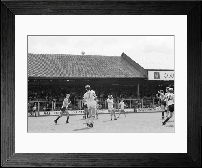 Framed Print : Reading 3-2 Bristol Rovers, league match at Elm Park, Monday 26th August 1985 Framed Print : Reading 3-2 Bristol Rovers, league match at Elm Park, Monday 26th August 1985