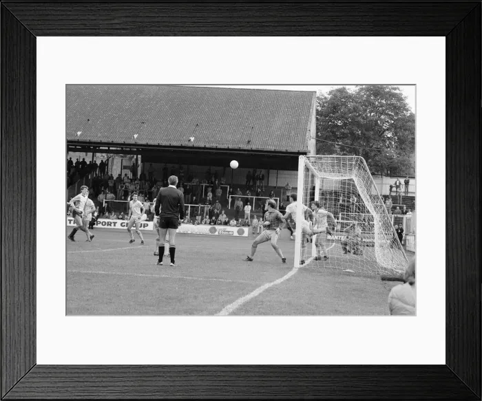 Framed Print : Reading 3-2 Bristol Rovers, league match at Elm Park, Monday 26th August 1985 Framed Print : Reading 3-2 Bristol Rovers, league match at Elm Park, Monday 26th August 1985