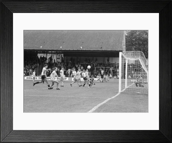 Framed Print : Reading 3-2 Bristol Rovers, league match at Elm Park, Monday 26th August 1985 Framed Print : Reading 3-2 Bristol Rovers, league match at Elm Park, Monday 26th August 1985
