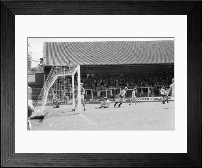 Framed Print : Reading 3-2 Bristol Rovers, league match at Elm Park, Monday 26th August 1985 Framed Print : Reading 3-2 Bristol Rovers, league match at Elm Park, Monday 26th August 1985