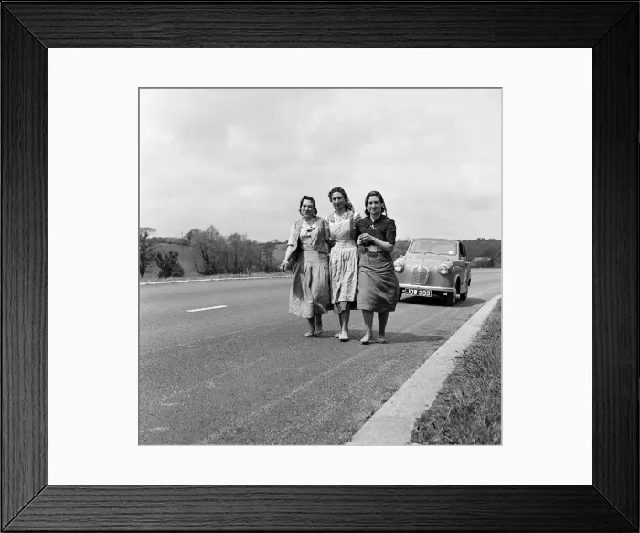 Framed Print : Romany gypsies caught by the candid camera on the Usk, Newport Road Framed Print : Romany gypsies caught by the candid camera on the Usk, Newport Road