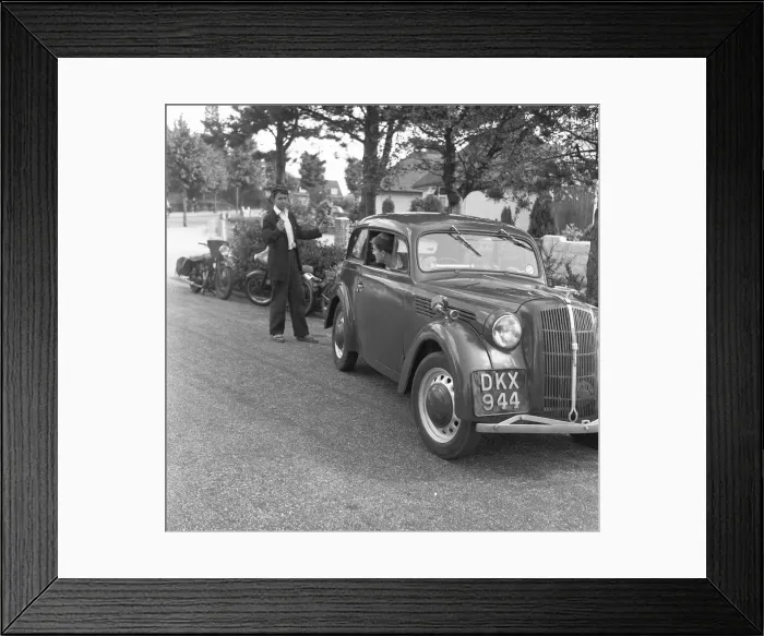 Framed Print : 6th Form pupils of Bournemouth Grammar School seen here parking the car after driving to