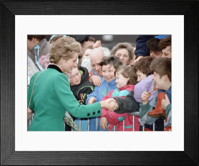 Framed Print : Diana, Princess of Wales arrives to officially open the Scottish factory of the clothing