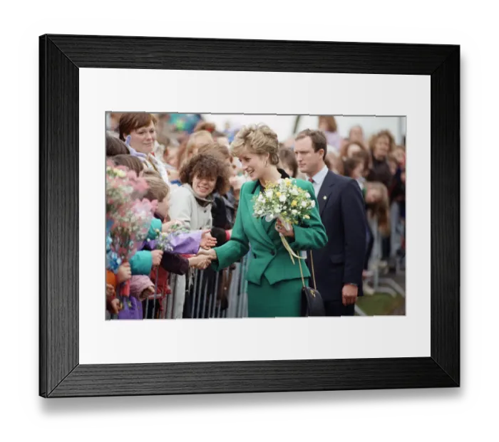 Framed Print : Diana, Princess of Wales arrives to officially open the Scottish factory of the clothing
