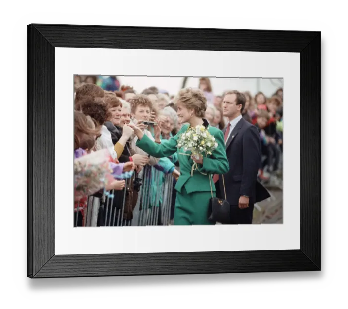 Framed Print : Diana, Princess of Wales arrives to officially open the Scottish factory of the clothing