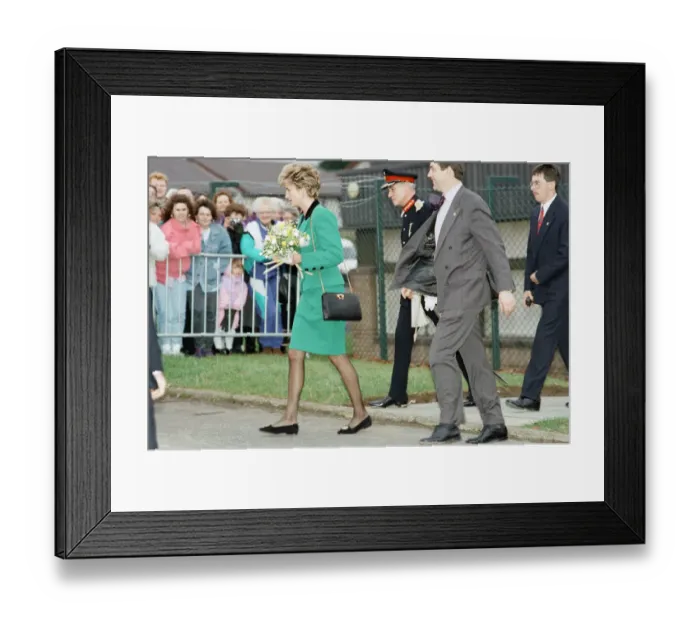 Framed Print : Diana, Princess of Wales arrives to officially open the Scottish factory of the clothing
