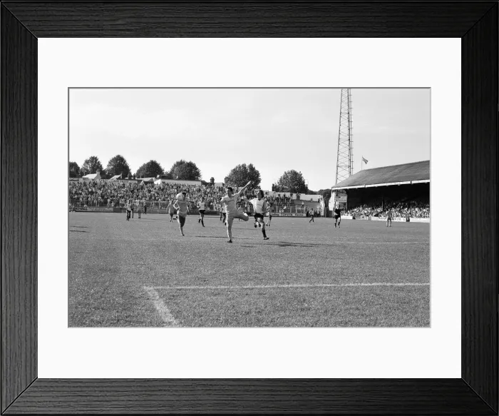Framed Print : Reading 2-1 Walsall, league match at Elm Park, Saturday 7th September 1985 Framed Print : Reading 2-1 Walsall, league match at Elm Park, Saturday 7th September 1985