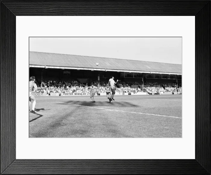 Framed Print : Reading 2-1 Walsall, league match at Elm Park, Saturday 7th September 1985 Framed Print : Reading 2-1 Walsall, league match at Elm Park, Saturday 7th September 1985