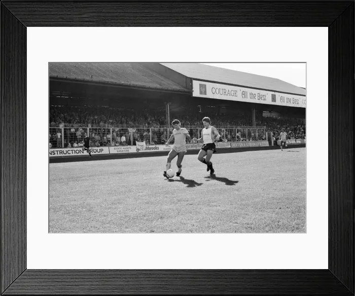 Framed Print : Reading 2-1 Walsall, league match at Elm Park, Saturday 7th September 1985