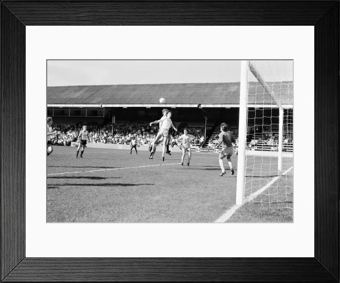 Framed Print : Reading 2-1 Walsall, league match at Elm Park, Saturday 7th September 1985 Framed Print : Reading 2-1 Walsall, league match at Elm Park, Saturday 7th September 1985
