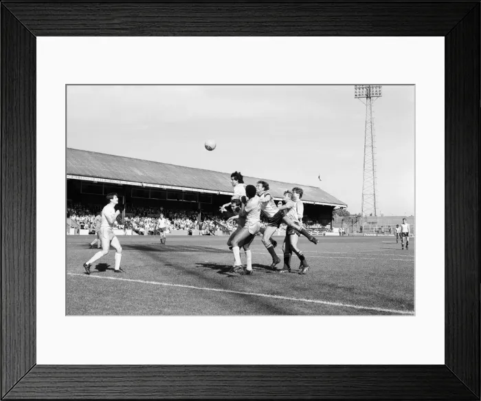 Framed Print : Reading 2-1 Walsall, league match at Elm Park, Saturday 7th September 1985 Framed Print : Reading 2-1 Walsall, league match at Elm Park, Saturday 7th September 1985