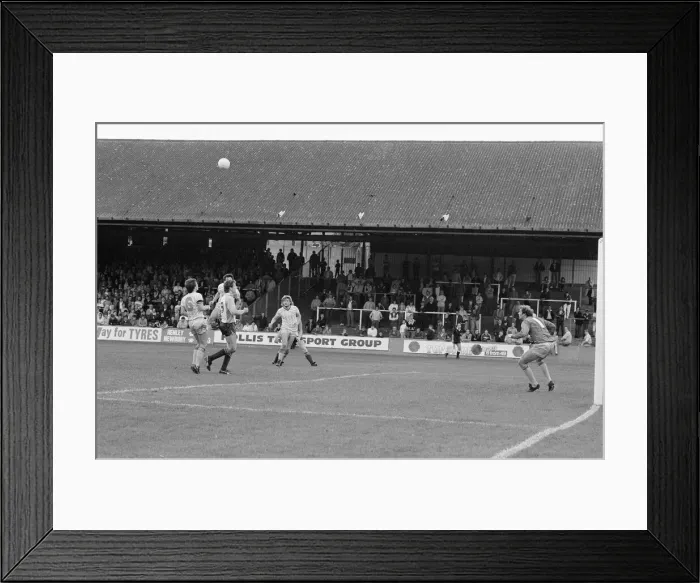 Framed Print : Reading 3-2 Bristol Rovers, league match at Elm Park, Monday 26th August 1985 Framed Print : Reading 3-2 Bristol Rovers, league match at Elm Park, Monday 26th August 1985