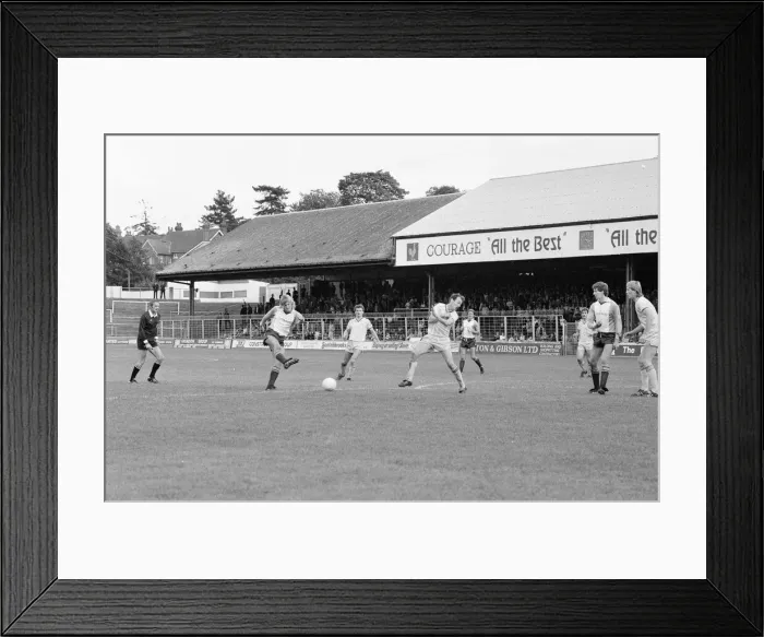 Framed Print : Reading 3-2 Bristol Rovers, league match at Elm Park, Monday 26th August 1985 Framed Print : Reading 3-2 Bristol Rovers, league match at Elm Park, Monday 26th August 1985