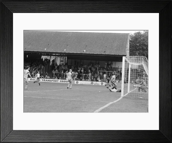 Framed Print : Reading 3-2 Bristol Rovers, league match at Elm Park, Monday 26th August 1985 Framed Print : Reading 3-2 Bristol Rovers, league match at Elm Park, Monday 26th August 1985