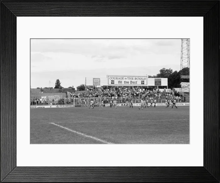 Framed Print : Reading 3-2 Bristol Rovers, league match at Elm Park, Monday 26th August 1985 Framed Print : Reading 3-2 Bristol Rovers, league match at Elm Park, Monday 26th August 1985