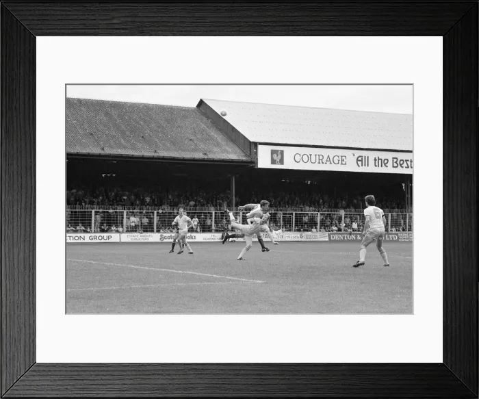 Framed Print : Reading 3-2 Bristol Rovers, league match at Elm Park, Monday 26th August 1985