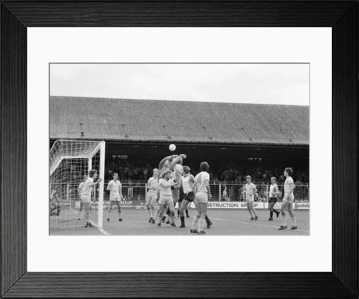 Framed Print : Reading 3-2 Bristol Rovers, league match at Elm Park, Monday 26th August 1985 Framed Print : Reading 3-2 Bristol Rovers, league match at Elm Park, Monday 26th August 1985