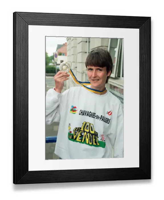 Framed Print : Sharon Gayter who was a member of the British Silver Medal winning team at the European Framed Print : Sharon Gayter who was a member of the British Silver Medal winning team at the European