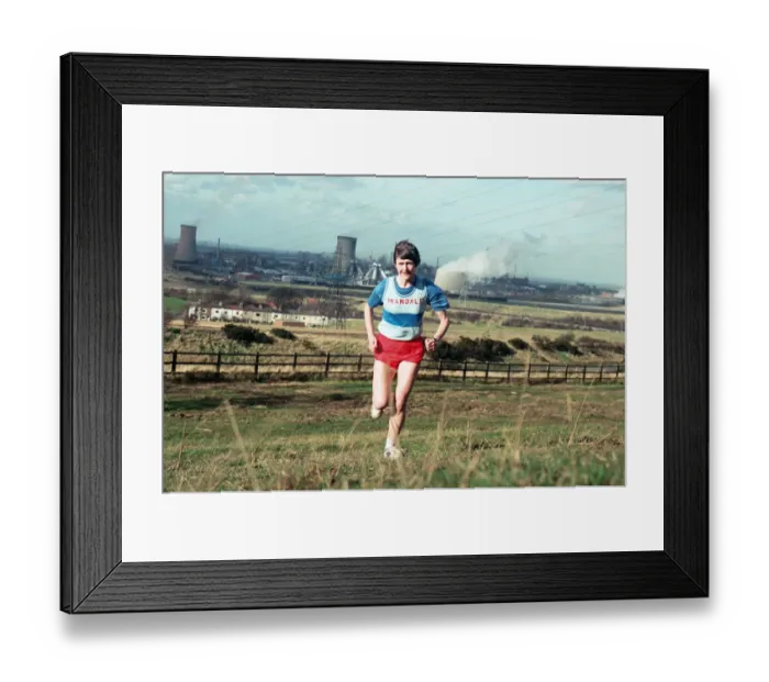 Framed Print : Long distance runner Sharon Gayter. Member of Mandale Harriers Sharon Gayter is aiming