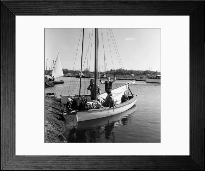 Framed Print : A group of pupils from Alleynes Grammar School, Stevenage Framed Print : A group of pupils from Alleynes Grammar School, Stevenage