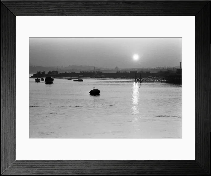 Framed Print : Ipswich docks, Suffolk. 7th Januray 1965