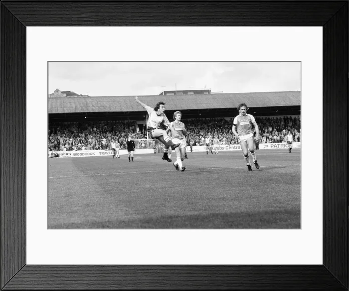 Framed Print : Rotherham 1-2 Reading, League Division Three match at Millmoor Framed Print : Rotherham 1-2 Reading, League Division Three match at Millmoor