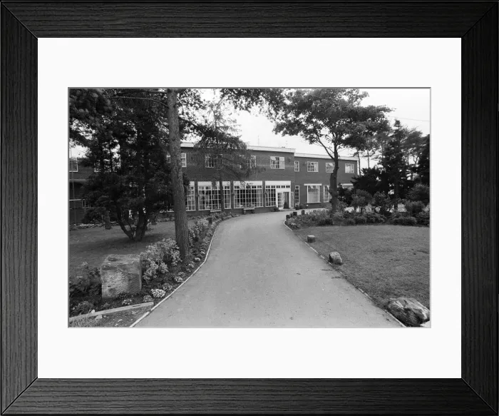 Framed Print : Tall Trees Hotel and Nightclub in Yarm. 1971 Framed Print : Tall Trees Hotel and Nightclub in Yarm. 1971