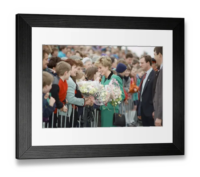 Framed Print : Diana, Princess of Wales arrives to officially open the Scottish factory of the clothing