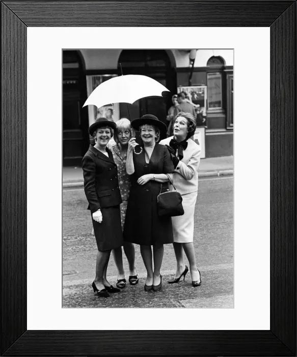 Framed Print : The stars of The Killing of Sister George posing outside the St Martin Framed Print : The stars of The Killing of Sister George posing outside the St Martin