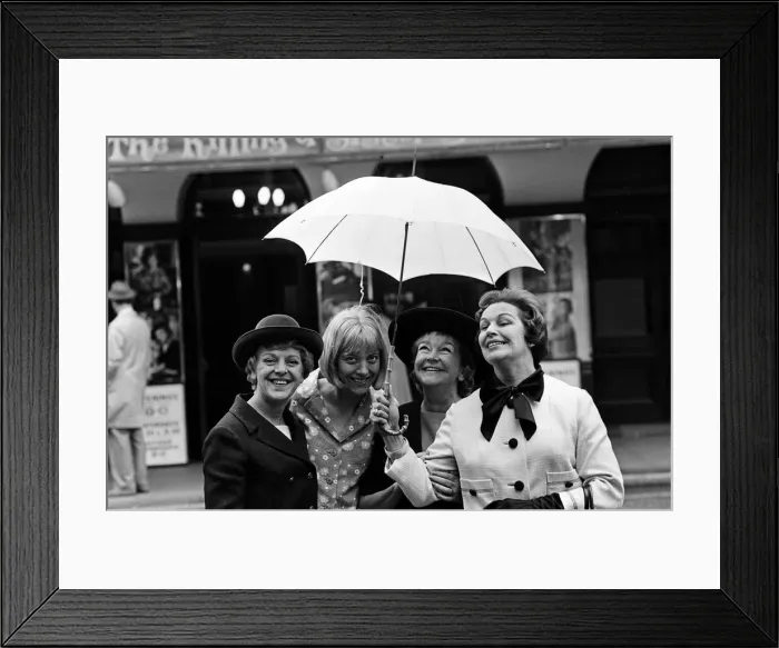 Framed Print : The stars of The Killing of Sister George posing outside the St Martin Framed Print : The stars of The Killing of Sister George posing outside the St Martin
