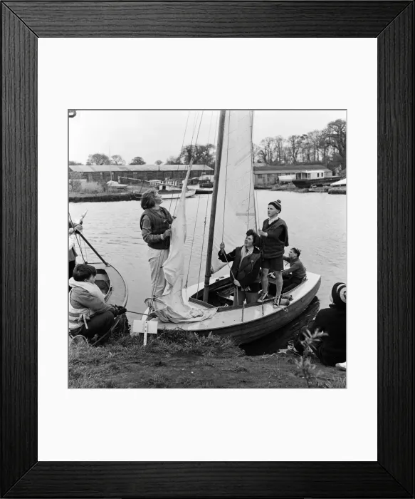 Framed Print : Pupils of Clarendon Secondary Modern School, South Oxhey, Watford, Hertfordshire