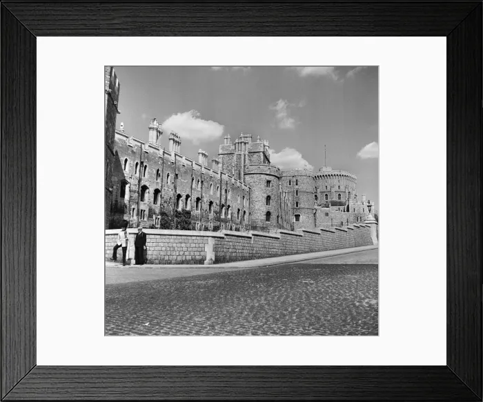 Framed Print : Sightseeing at Windsor Castle. 18th May 1955 Framed Print : Sightseeing at Windsor Castle. 18th May 1955