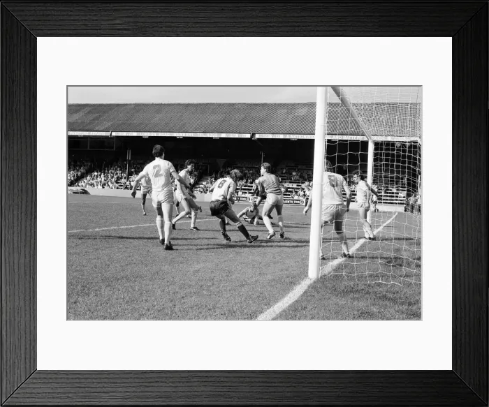 Framed Print : Reading 2-1 Walsall, league match at Elm Park, Saturday 7th September 1985 Framed Print : Reading 2-1 Walsall, league match at Elm Park, Saturday 7th September 1985