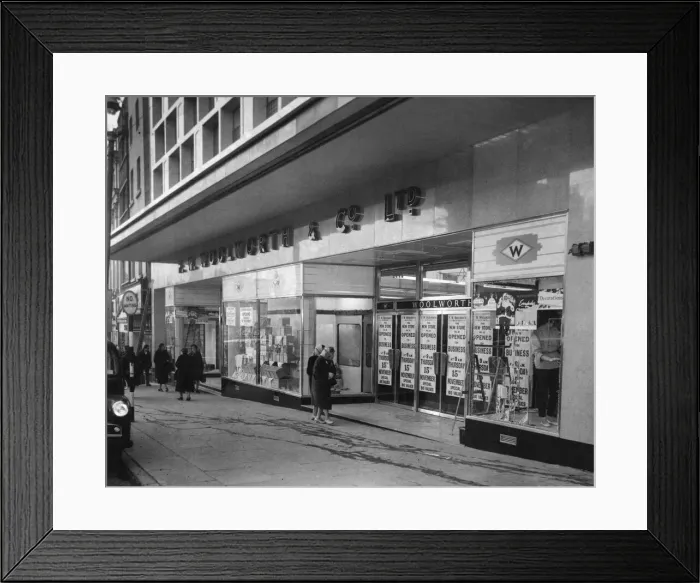 Framed Print : F W Woolworth Department Store, Liverpool, 14th November 1962 Framed Print : F W Woolworth Department Store, Liverpool, 14th November 1962