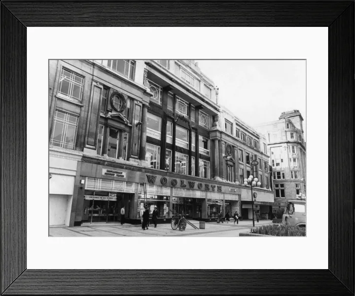 Framed Print : F W Woolworth Department Store, Liverpool, 11th March 1982 Framed Print : F W Woolworth Department Store, Liverpool, 11th March 1982