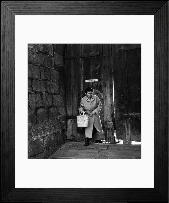 Framed Print : Whittington Castle, Shropshire, which Mrs Lena Jones rents for 10s a week Framed Print : Whittington Castle, Shropshire, which Mrs Lena Jones rents for 10s a week