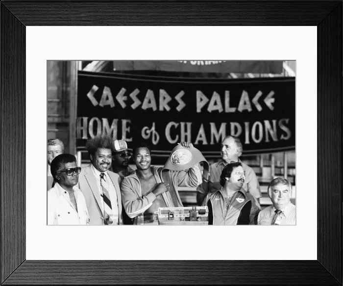 Framed Print : World Heavyweight Title fight between challenger Muhammad Ali Framed Print : World Heavyweight Title fight between challenger Muhammad Ali