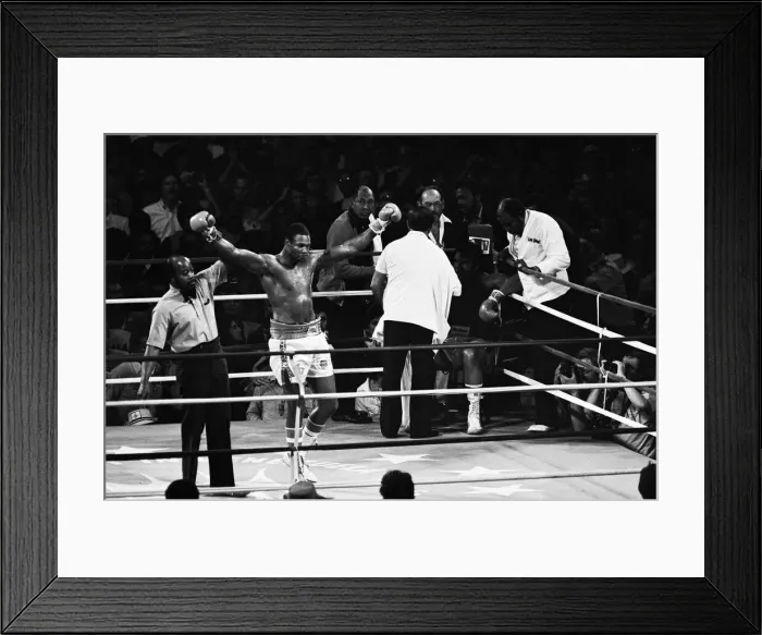 Framed Print : World Heavyweight Title fight between challenger Muhammad Ali Framed Print : World Heavyweight Title fight between challenger Muhammad Ali