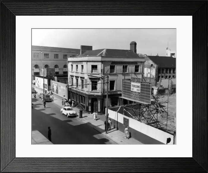 Framed Print : The Oxford Hotel in The Hayes area, Cardiff, Wales. July 1961 Framed Print : The Oxford Hotel in The Hayes area, Cardiff, Wales. July 1961