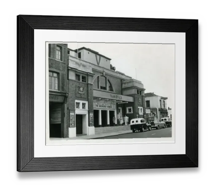 Framed Print : Vandyck Cinema, Fishponds Road, Bristol -1961 showing the film The Greengage Summer ub