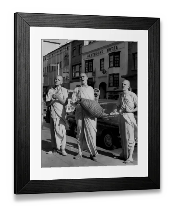 Framed Print : Hare Krishna trio. Three Hare Krishna devotees spreading the word in Broadmead, Bristol