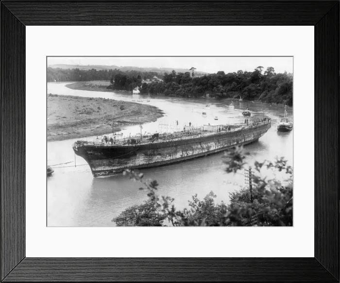 Framed Print : The SS Great Britain around Horseshoe Bend in the River Avon, 5th July 1970 Framed Print : The SS Great Britain around Horseshoe Bend in the River Avon, 5th July 1970