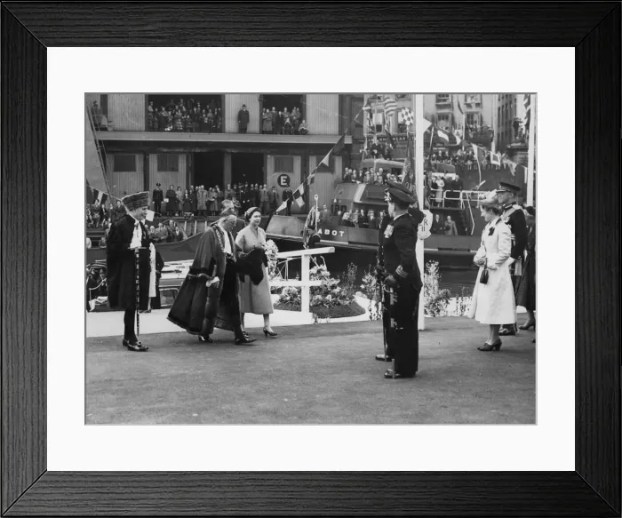 Framed Print : Queen Elizabeth II in Bristol 1956