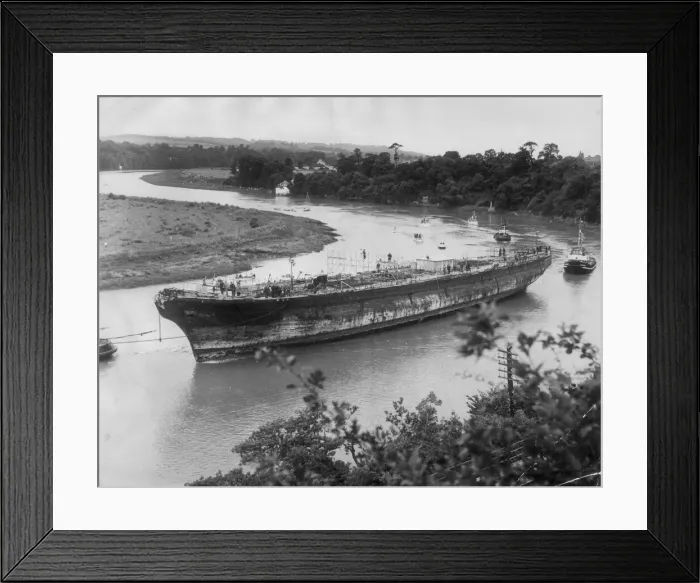 Framed Print : The SS Great Britain around Horseshoe Bend in the River Avon, 5th July 1970 Framed Print : The SS Great Britain around Horseshoe Bend in the River Avon, 5th July 1970