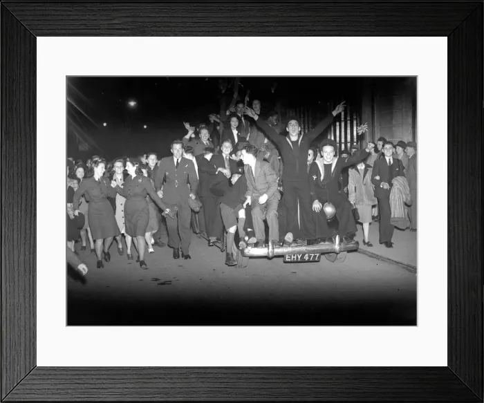 Framed Print : Bristol crowds go wild celebrating Victory in Europe VE Day. 8th May 1945