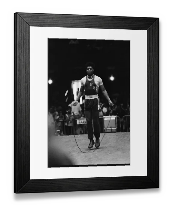 Framed Print : Leon Spinks training ahead of his second fight with Muhammad Ali Framed Print : Leon Spinks training ahead of his second fight with Muhammad Ali
