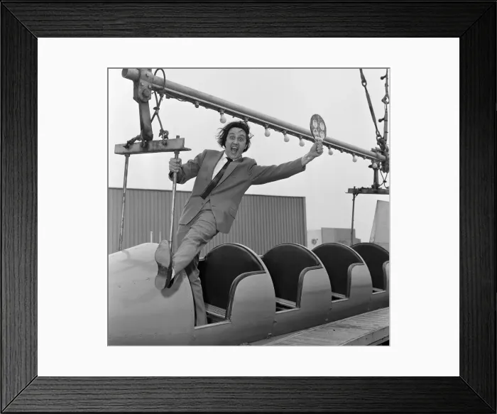 Framed Print : Ken Dodd, appearing in The Big Show of 1964 at the Blackpool Opera House Framed Print : Ken Dodd, appearing in The Big Show of 1964 at the Blackpool Opera House